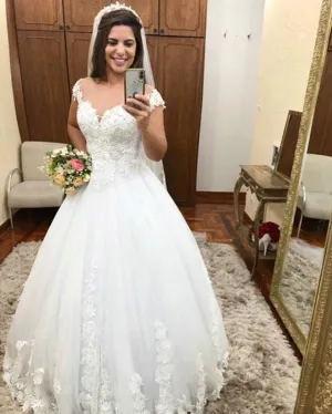 2019 White Lace Tulle Wedding Dresses with Appliques Beaded Sexy Bridal Ball Gowns