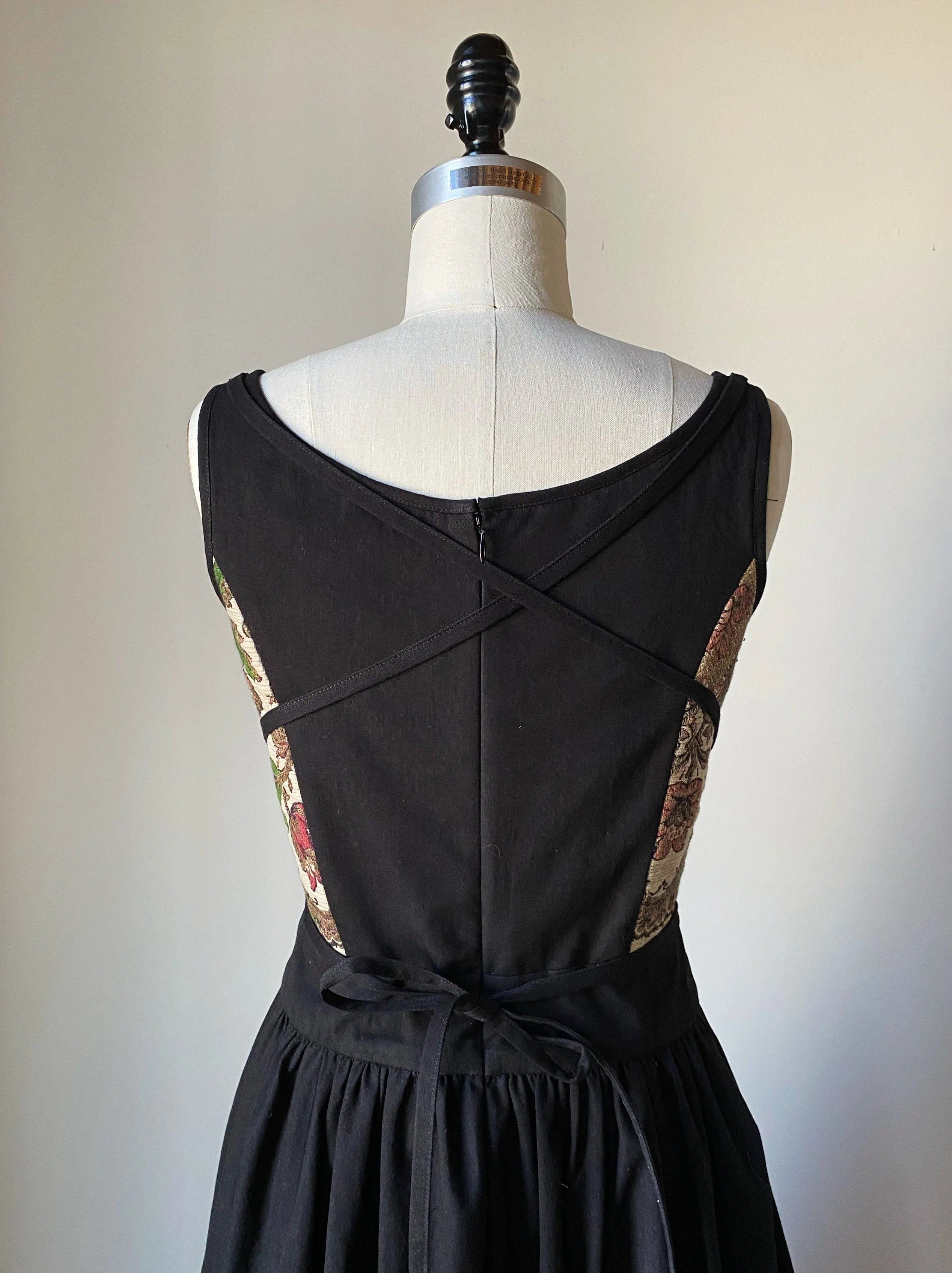 arena 15 gown #5 size extra small