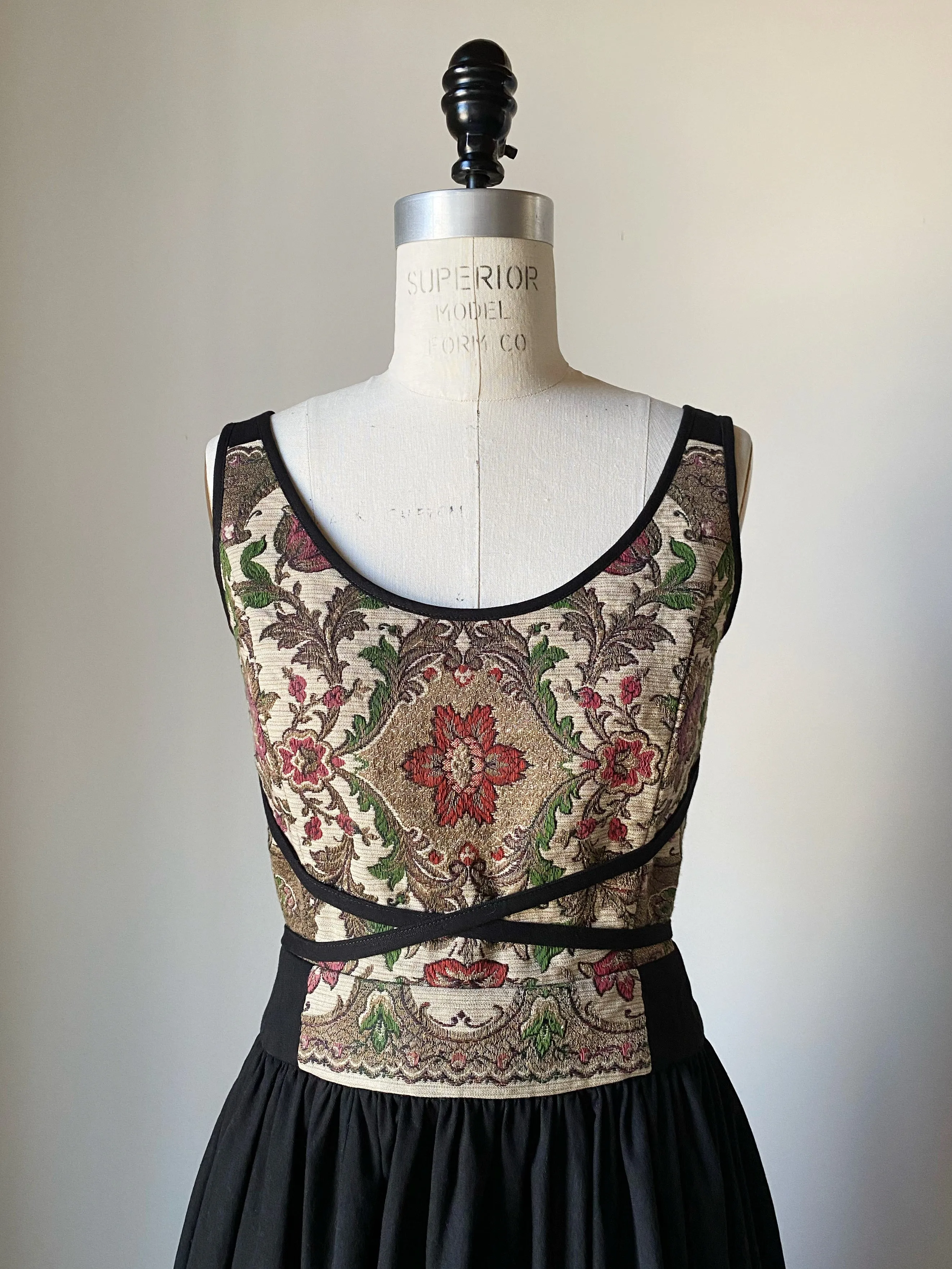 arena 15 gown #5 size extra small