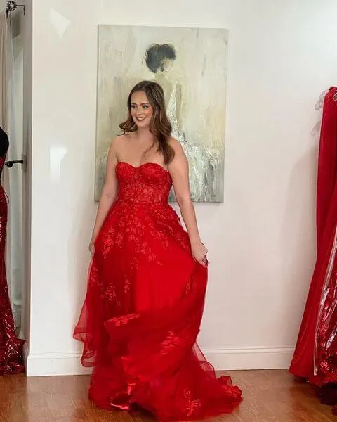Cheap 2025 Lace Prom Dresses Red Applique Strapless A Line Formal Dress