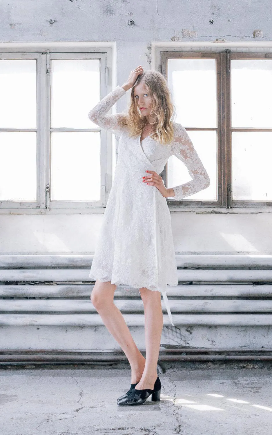 Crisscross V-Neck A-Line Long Sleeve Short Lace Dress With Back Bow - ET_711217