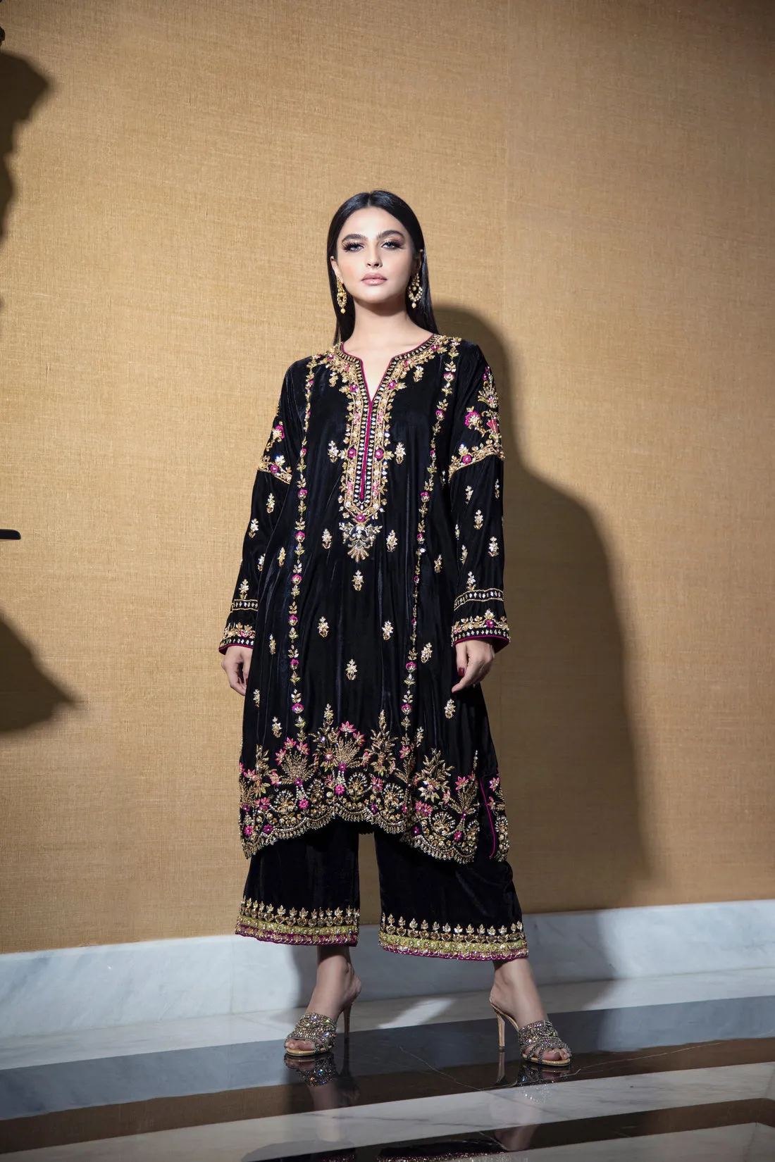 Gold Black Velvet Salwar Kameez Pakistani Wedding Dresses