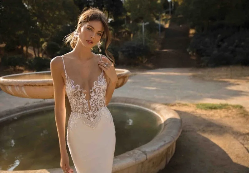 Lace Beach Bride Dress Wedding Gown