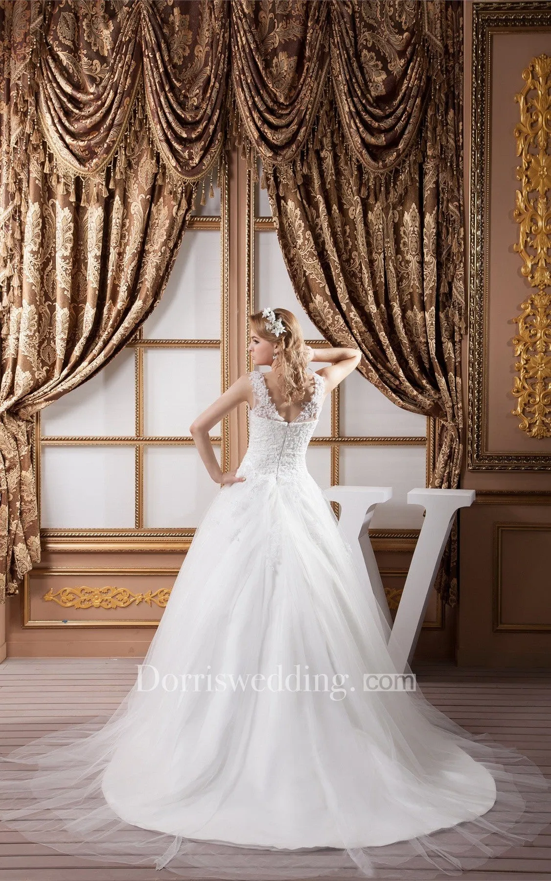 Plunged Tulle A-Line Caped-Sleeve Gown With Lace