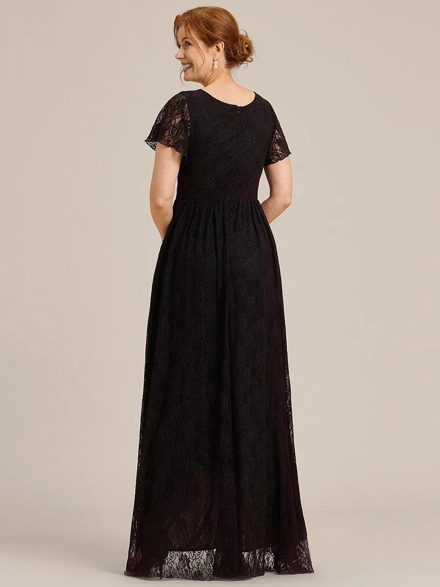 Robe de mère de la mariée formelle plissée à col en V et à volants en dentelle