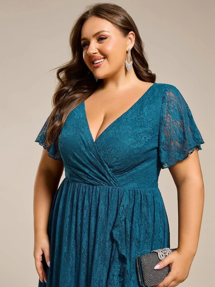 Robe de mère de la mariée formelle plissée à col en V et à volants en dentelle