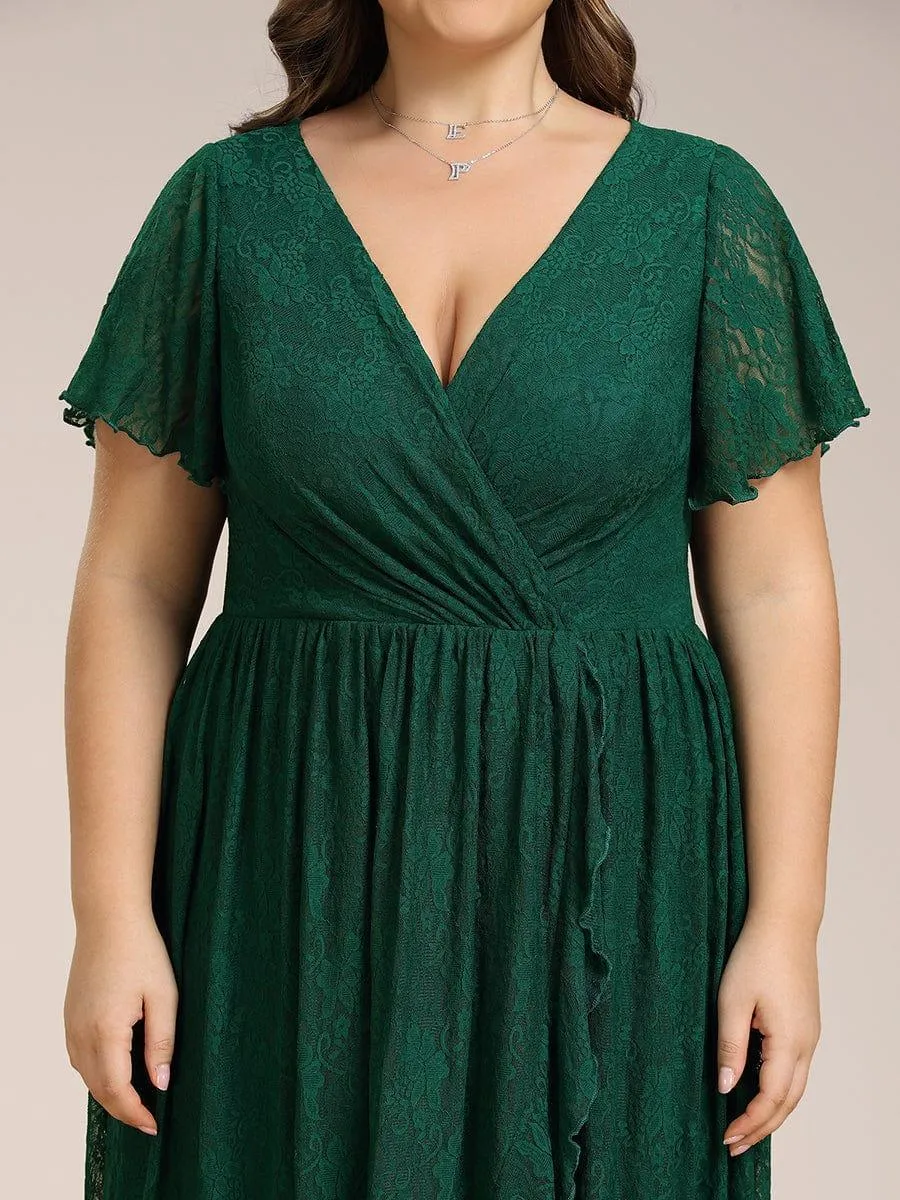 Robe de mère de la mariée formelle plissée à col en V et à volants en dentelle