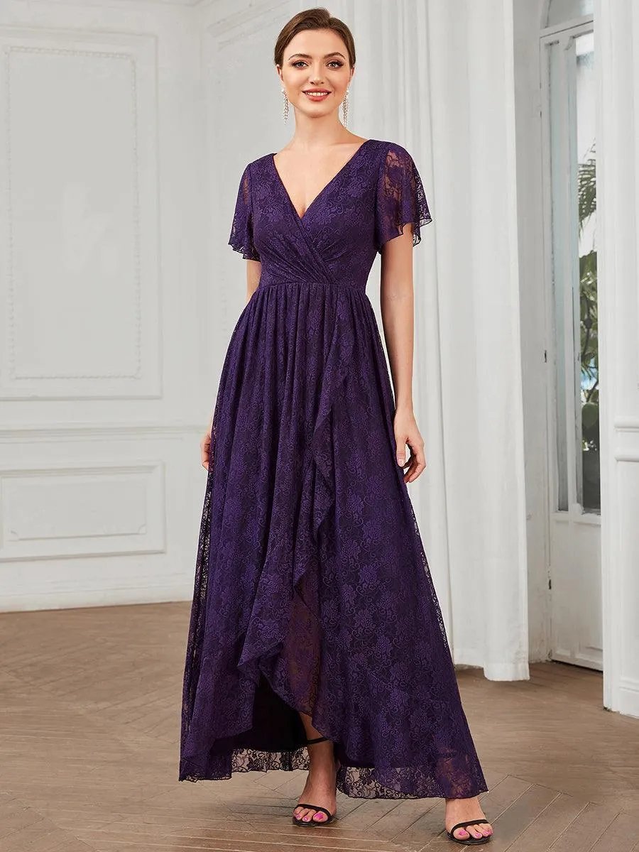 Robe de mère de la mariée formelle plissée à col en V et à volants en dentelle