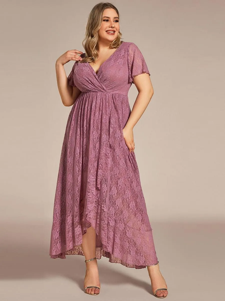 Robe de mère de la mariée formelle plissée à col en V et à volants en dentelle