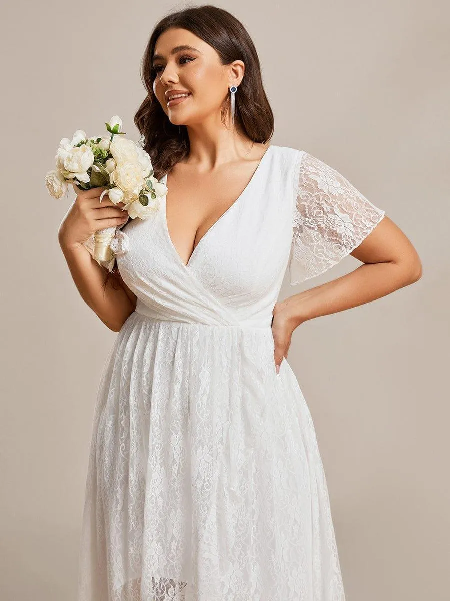 Robe de mère de la mariée formelle plissée à col en V et à volants en dentelle