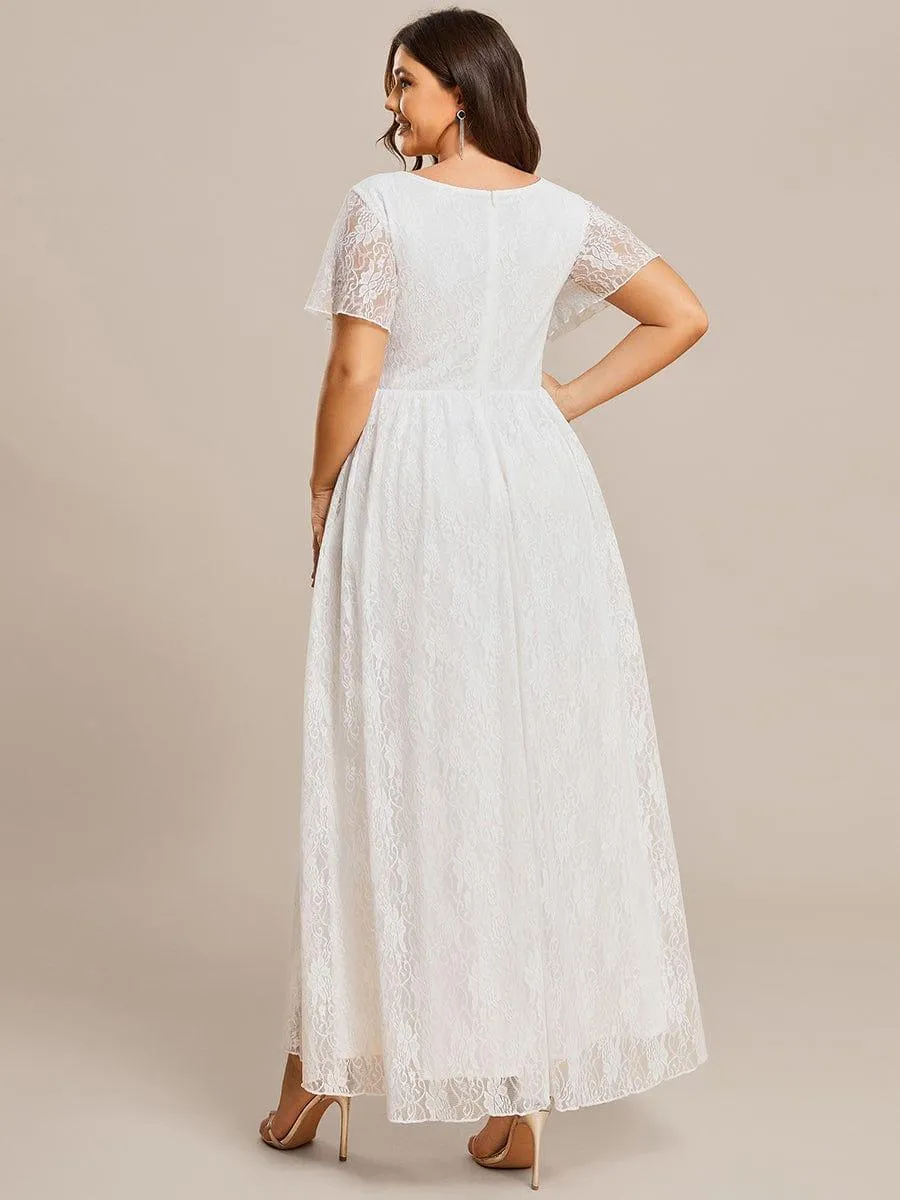 Robe de mère de la mariée formelle plissée à col en V et à volants en dentelle