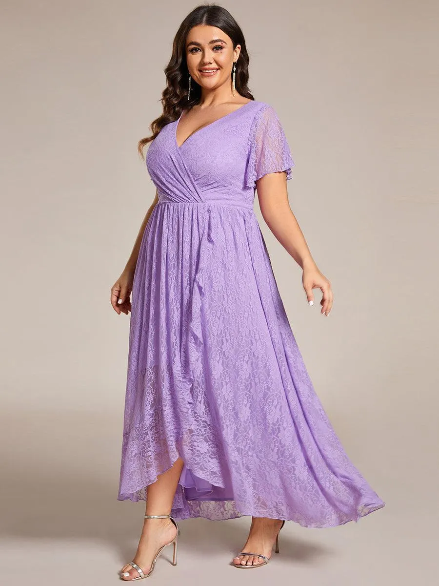 Robe de mère de la mariée formelle plissée à col en V et à volants en dentelle
