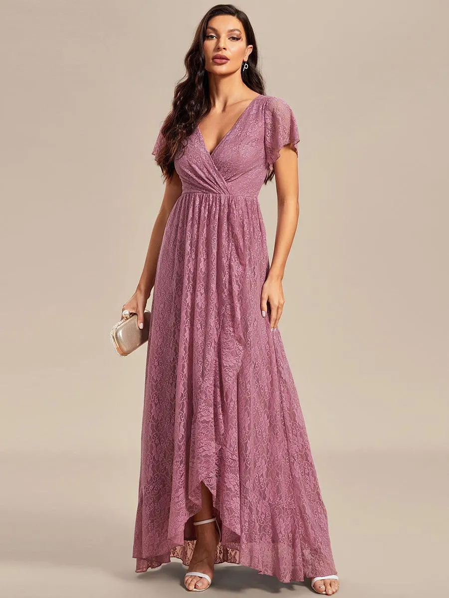 Robe de mère de la mariée formelle plissée à col en V et à volants en dentelle