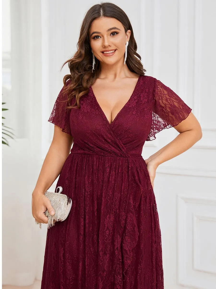 Robe de mère de la mariée formelle plissée à col en V et à volants en dentelle