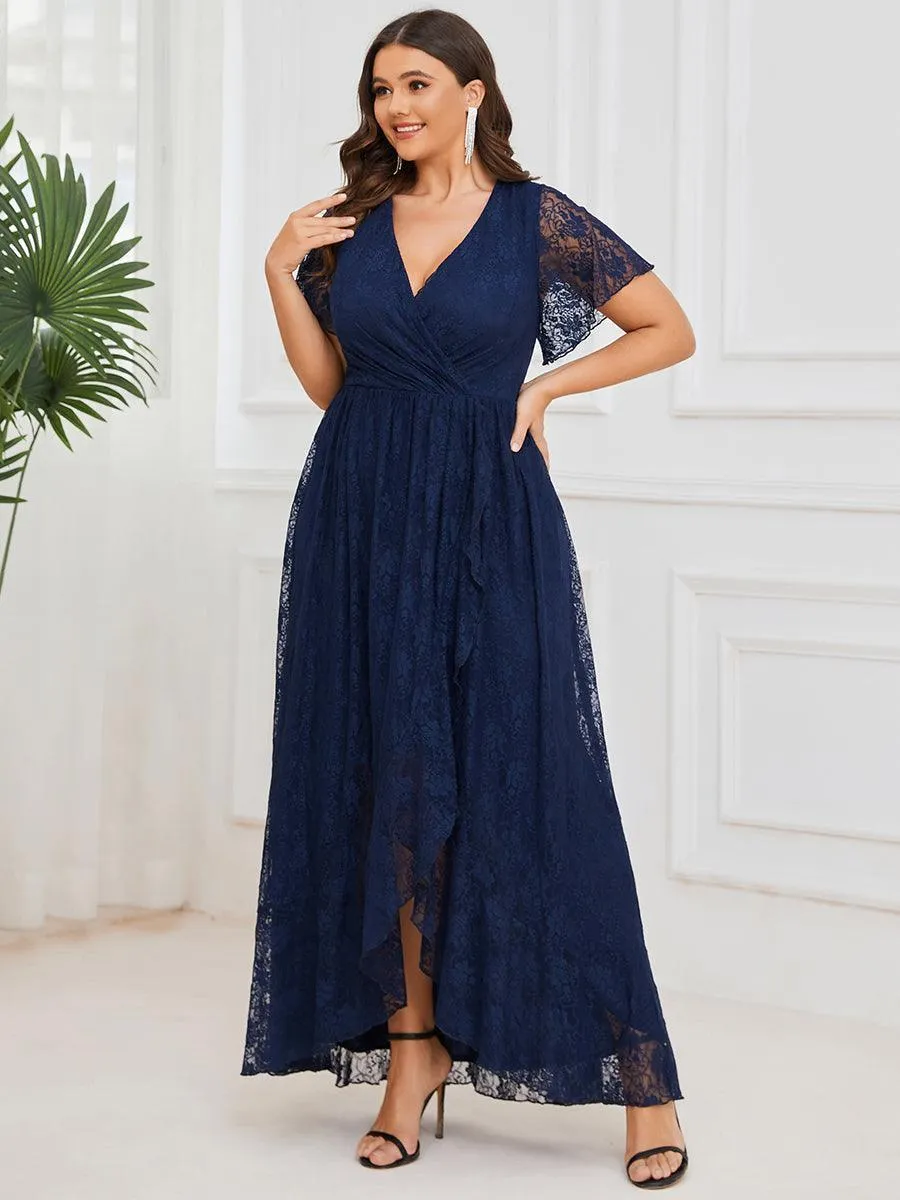 Robe de mère de la mariée formelle plissée à col en V et à volants en dentelle