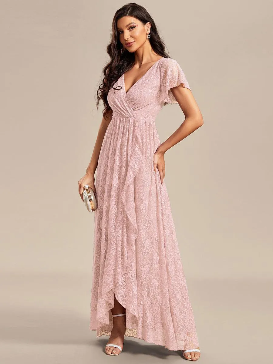 Robe de mère de la mariée formelle plissée à col en V et à volants en dentelle