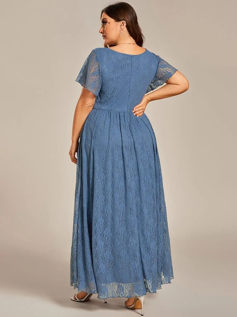 Robe de mère de la mariée formelle plissée à col en V et à volants en dentelle