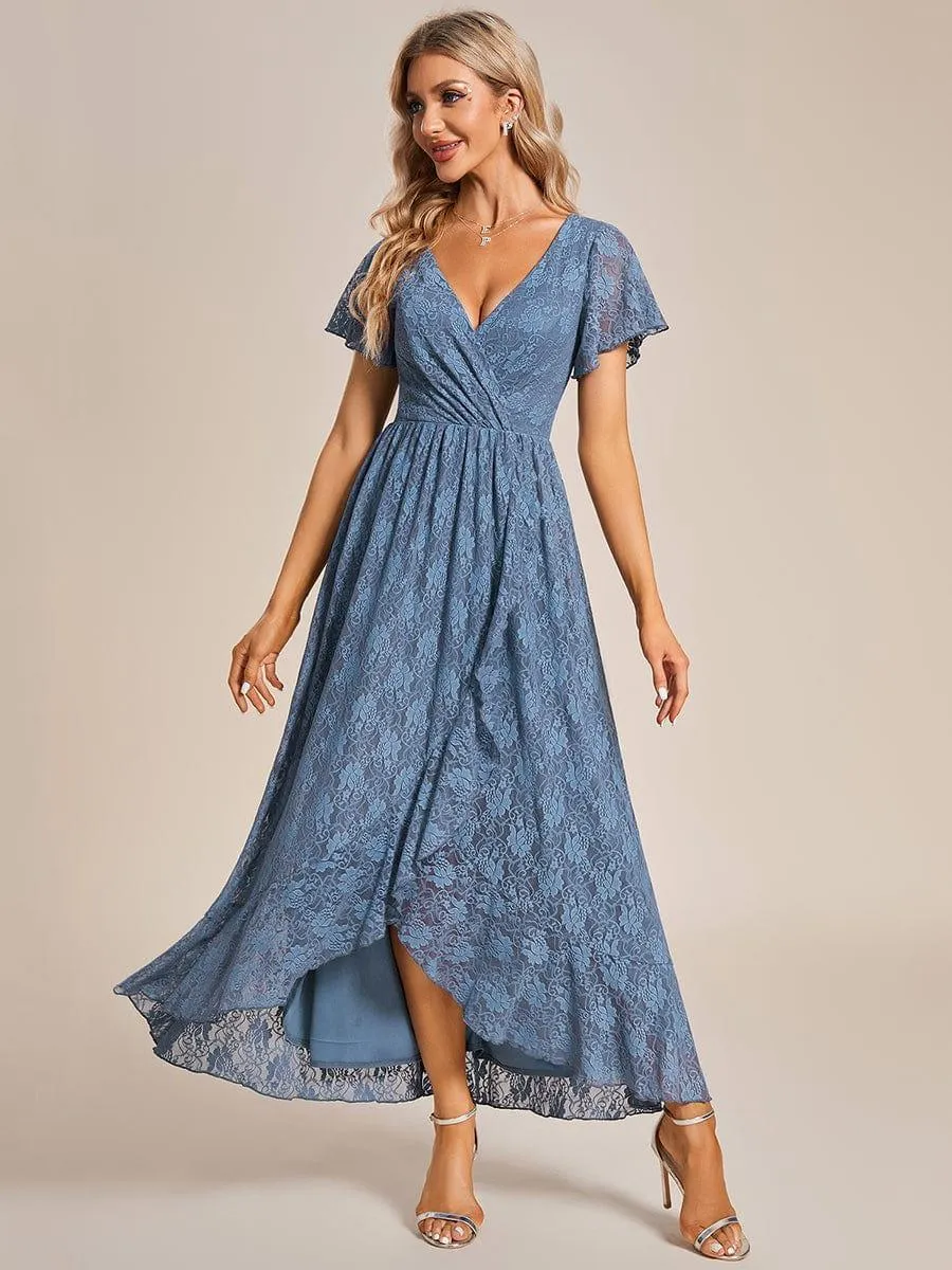 Robe de mère de la mariée formelle plissée à col en V et à volants en dentelle