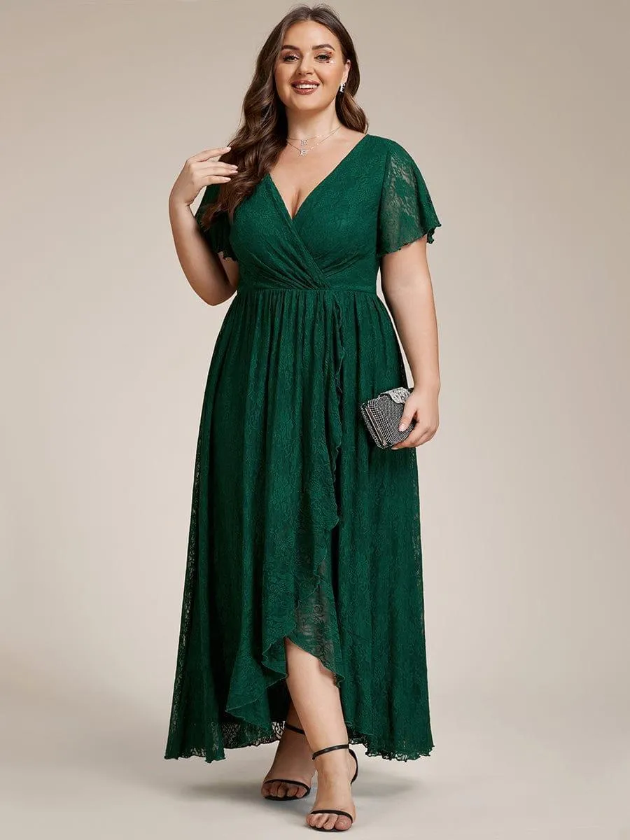 Robe de mère de la mariée formelle plissée à col en V et à volants en dentelle