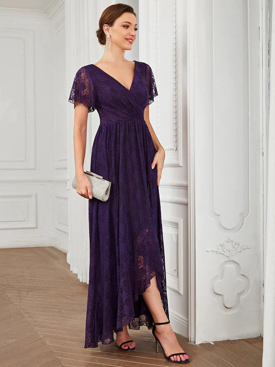 Robe de mère de la mariée formelle plissée à col en V et à volants en dentelle