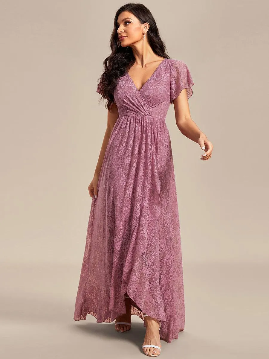 Robe de mère de la mariée formelle plissée à col en V et à volants en dentelle