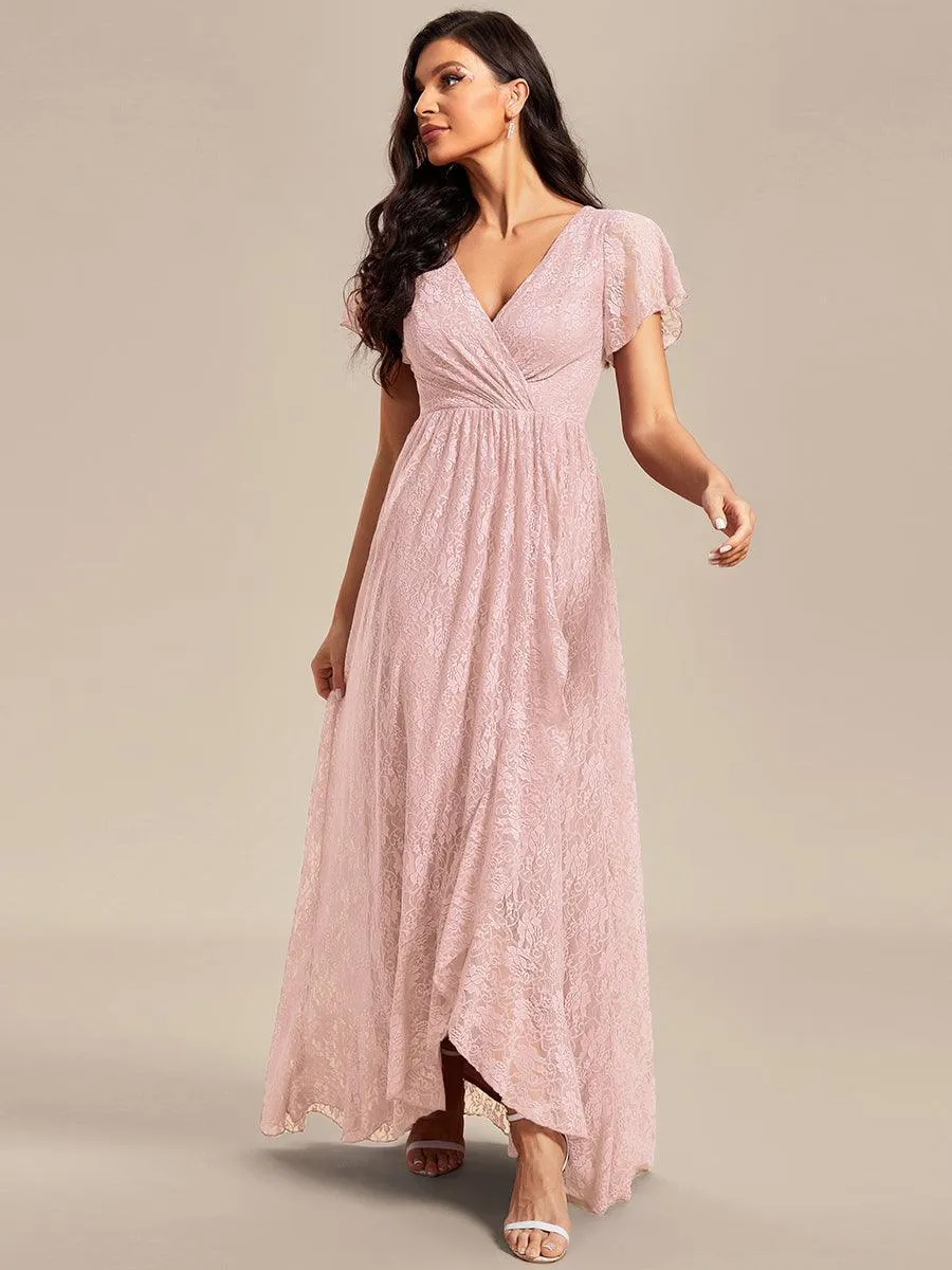 Robe de mère de la mariée formelle plissée à col en V et à volants en dentelle