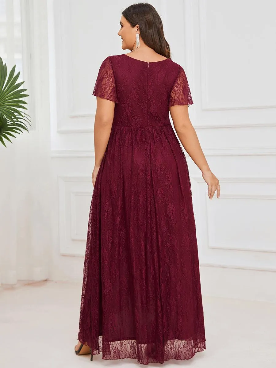 Robe de mère de la mariée formelle plissée à col en V et à volants en dentelle