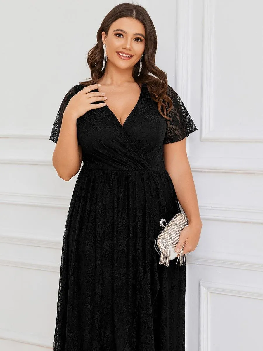 Robe de mère de la mariée formelle plissée à col en V et à volants en dentelle
