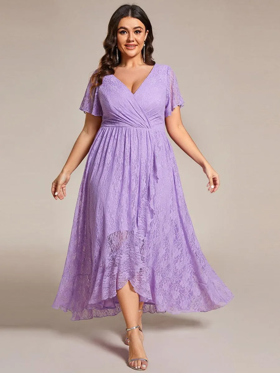 Robe de mère de la mariée formelle plissée à col en V et à volants en dentelle