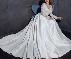 V-neck Buttons Up Back Long Sleeve Wedding Dress